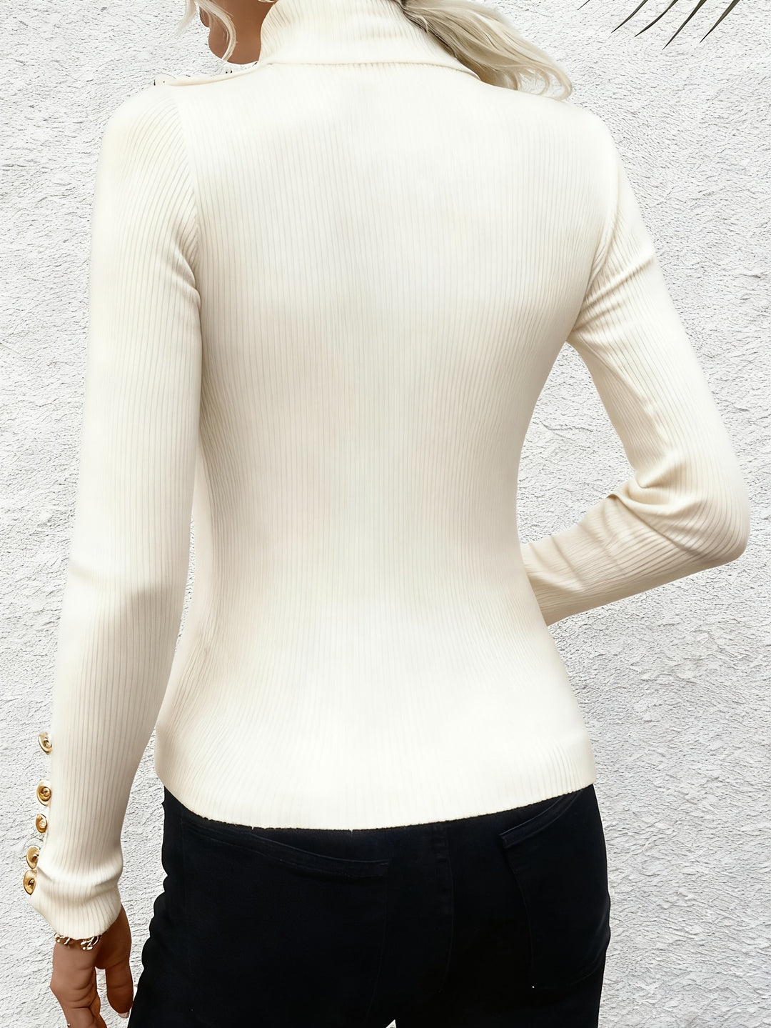 Candida | Maglia Bianca a Collo Alto con Bottoni Metallici